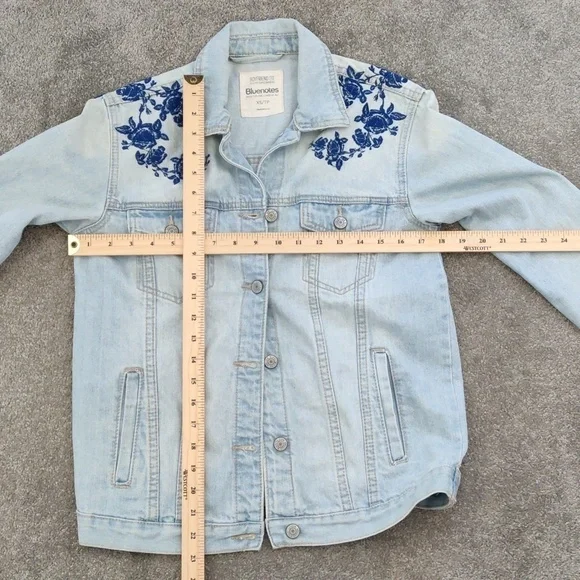 BLUENOTES boyfriend fit light blue embroidered denim jacket oversized XS - Picture 3 of 10